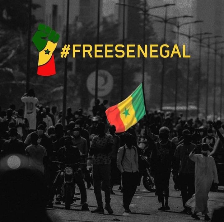 Macky Sall a bloqué les réseaux sociaux au Sénégal pour liquider le chef de l'opposition Ousmane Sonko et imposer un 3e mandat. Sa folie a déjà tué plus de neuf personnes hier. Free Sénégal !
