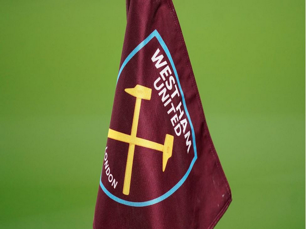 ani_digital's tweet photo. West Ham United's player walk off from pitch after being racially abused
Read @ANI Story | https://t.co/02vMLVYiLD
#Football #SevenASide #WestHamUnited #DallaUnited https://t.co/bTqMQ6SU4U