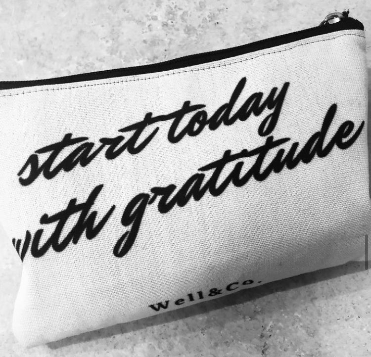 Start today with gratitude! 🙏
.
.
.
#newday #gratitude #attitudeofgratitude #cosmeticbag #wellandco1 #totes #gratitudeapparel #shopsmallbusiness #starttodaywithgratitude #debragudema 

Mindfully curated by Debra Gudema for Well&Co.
