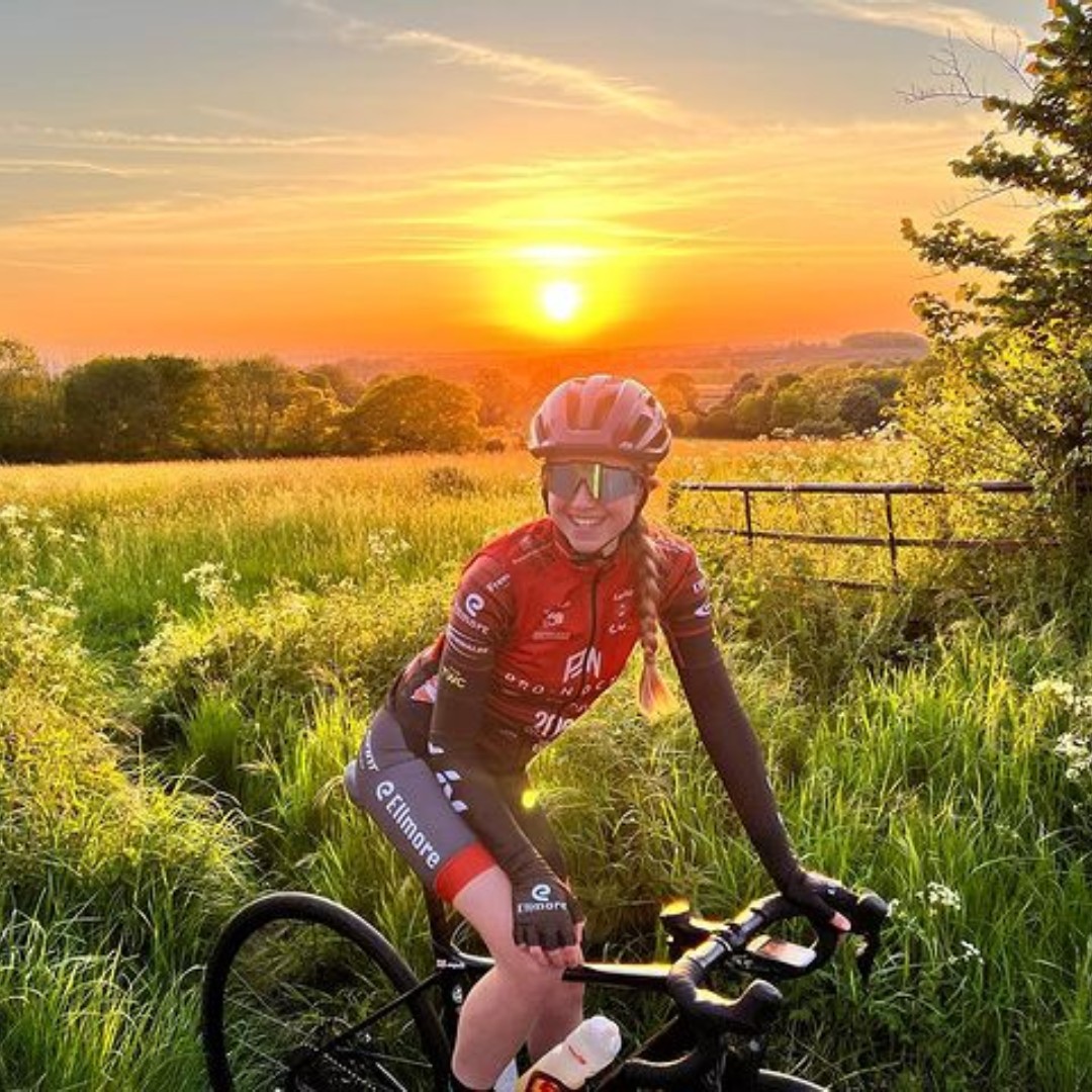 Ahh summer, nothing beats going for an evening ride with the sunsetting behind! Comment below, do you exercise in the morning or evening? 🚴‍♀️