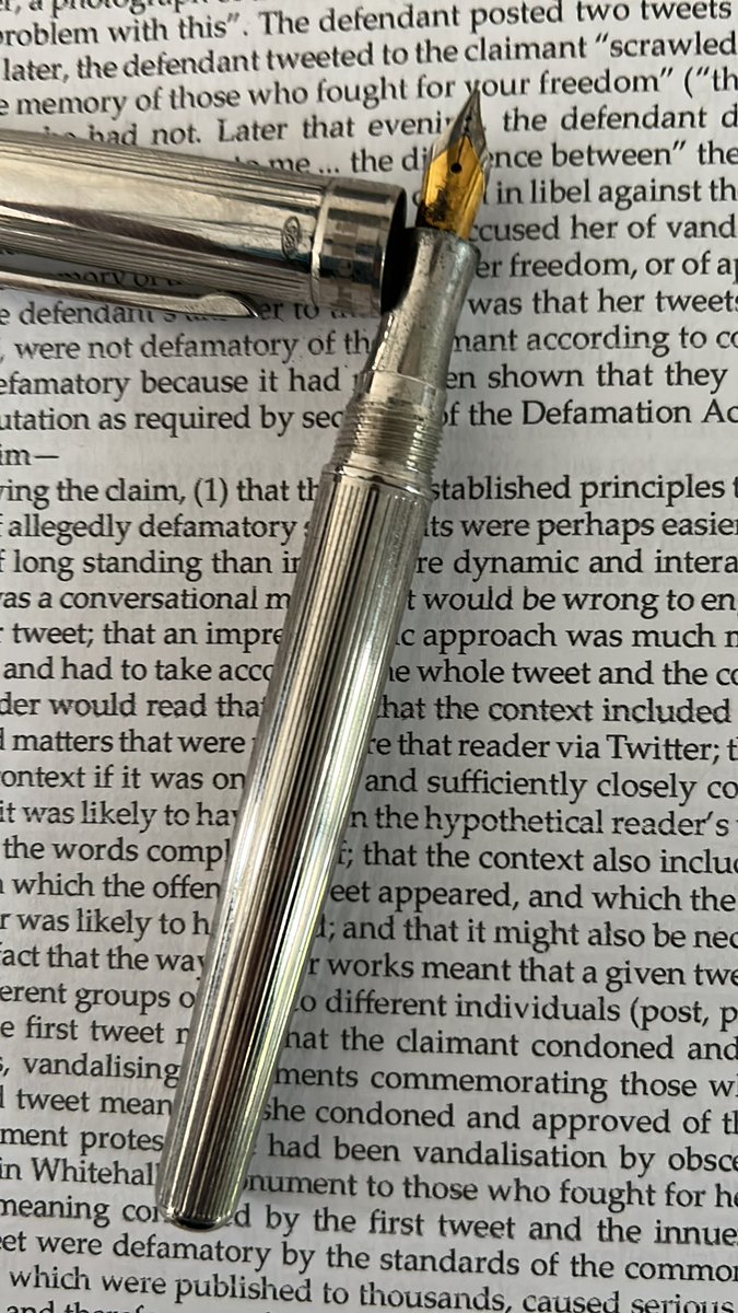 @iambenmunro @LizMcG_emplaw @WigAndPens @sonianolten @Modesto_Fdez @FaiselSadiq @LottieJohn1 the fountain pen I used this week… a Nazarenogabrielli