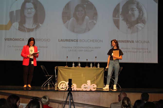 la_eje's tweet photo. ✨¡Increíble jornada de inspiración emprendedora en #Dénia con 'Éxitos Compartidos' de la EJE! 💡Estudiantes de 4 de la ESO tuvieron la oportunidad de escuchar a destacados emprendedores y aprender de sus experiencias. ¡Impulsando el espíritu emprendedor en los jóvenes! 🚀 https://t.co/S3BisPEMls