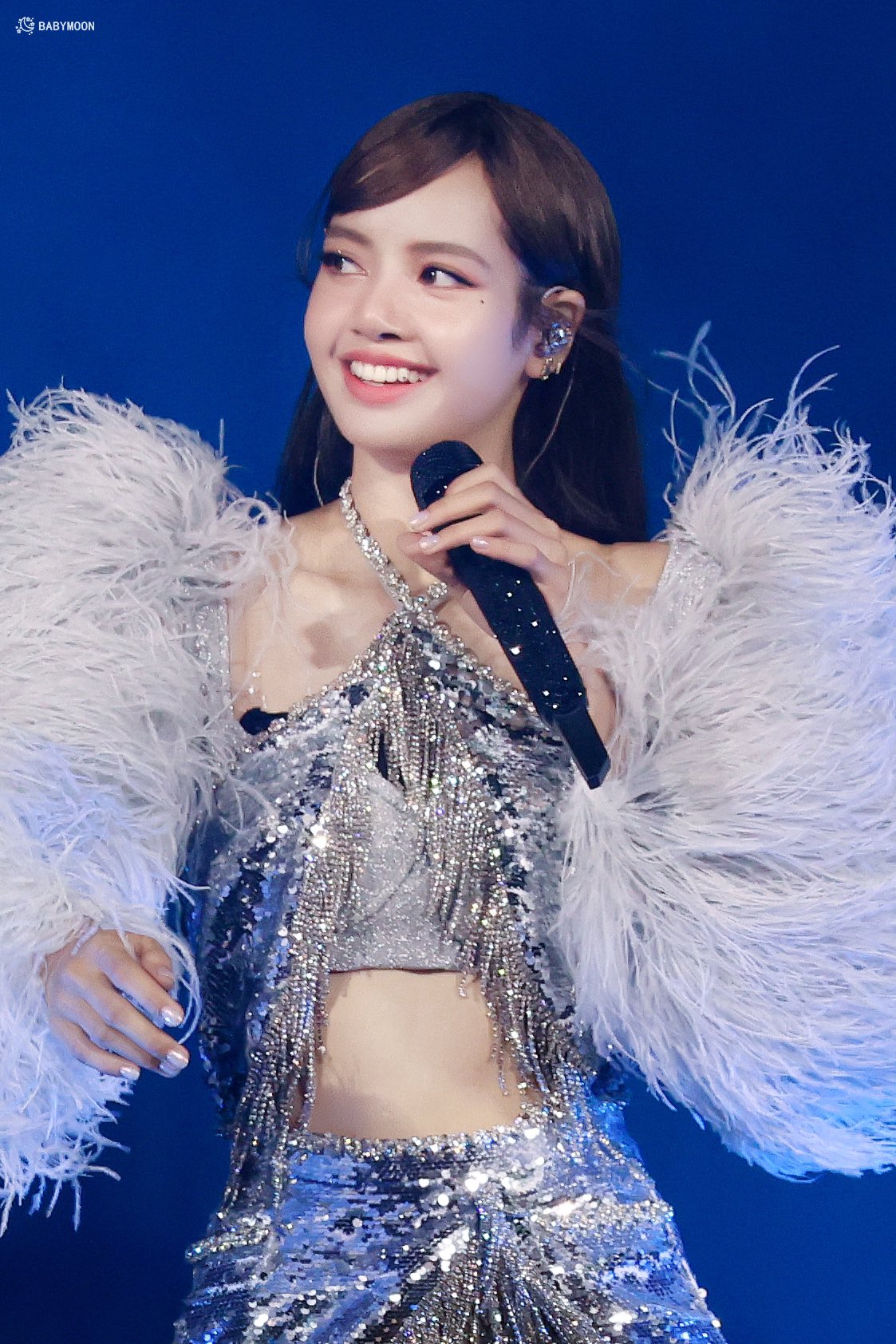 邦楽 blackpinkxlisa0 BlackPink's LISA Premieres New Song 