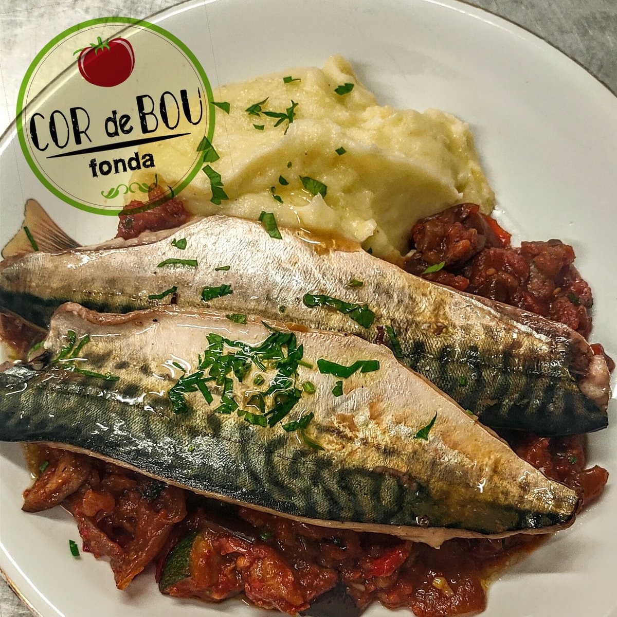 CordeBou's tweet image. Peix fresc 🐟🐟 

#productedemercat #temporada #peixfresc #delacosta #carns #verdures  #cassoles #postrescasolans #vi #restaurante #vallesoccidental #Sentmenat