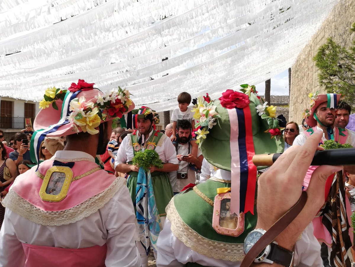 Ja podeu demanar els ajuts per a la projecció exterior del patrimoni cultural  immaterial de les Illes Balears.

#ElGovernAmbLaCultura

tn.caib.es/ajudespatrimon…