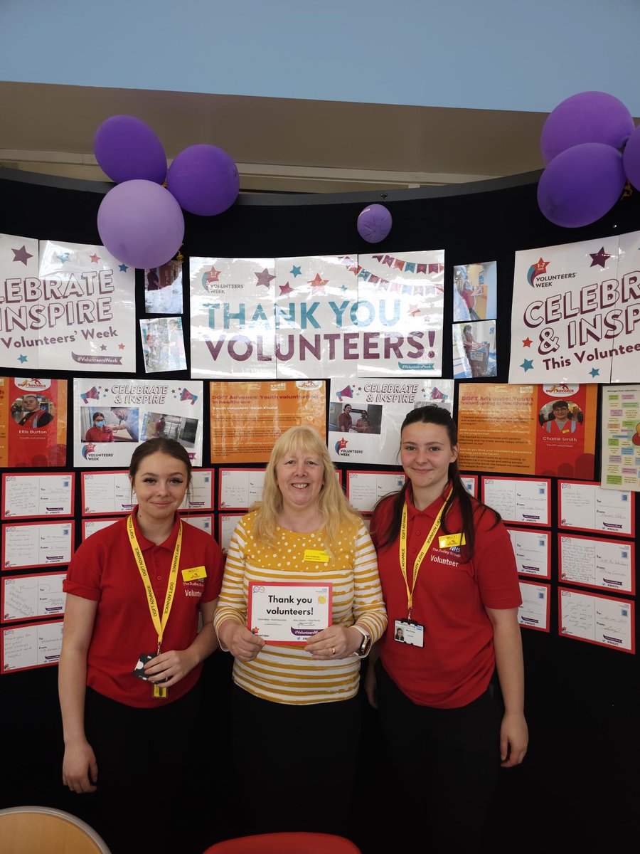 Wonderful to see Jane out volunteers co-ordinator in the hub collecting thanks from staff and visitors as they make their way through the main reception. Jane has also been handing out Thank you cards to the volunteers  @NCVO #VolunteersWeek