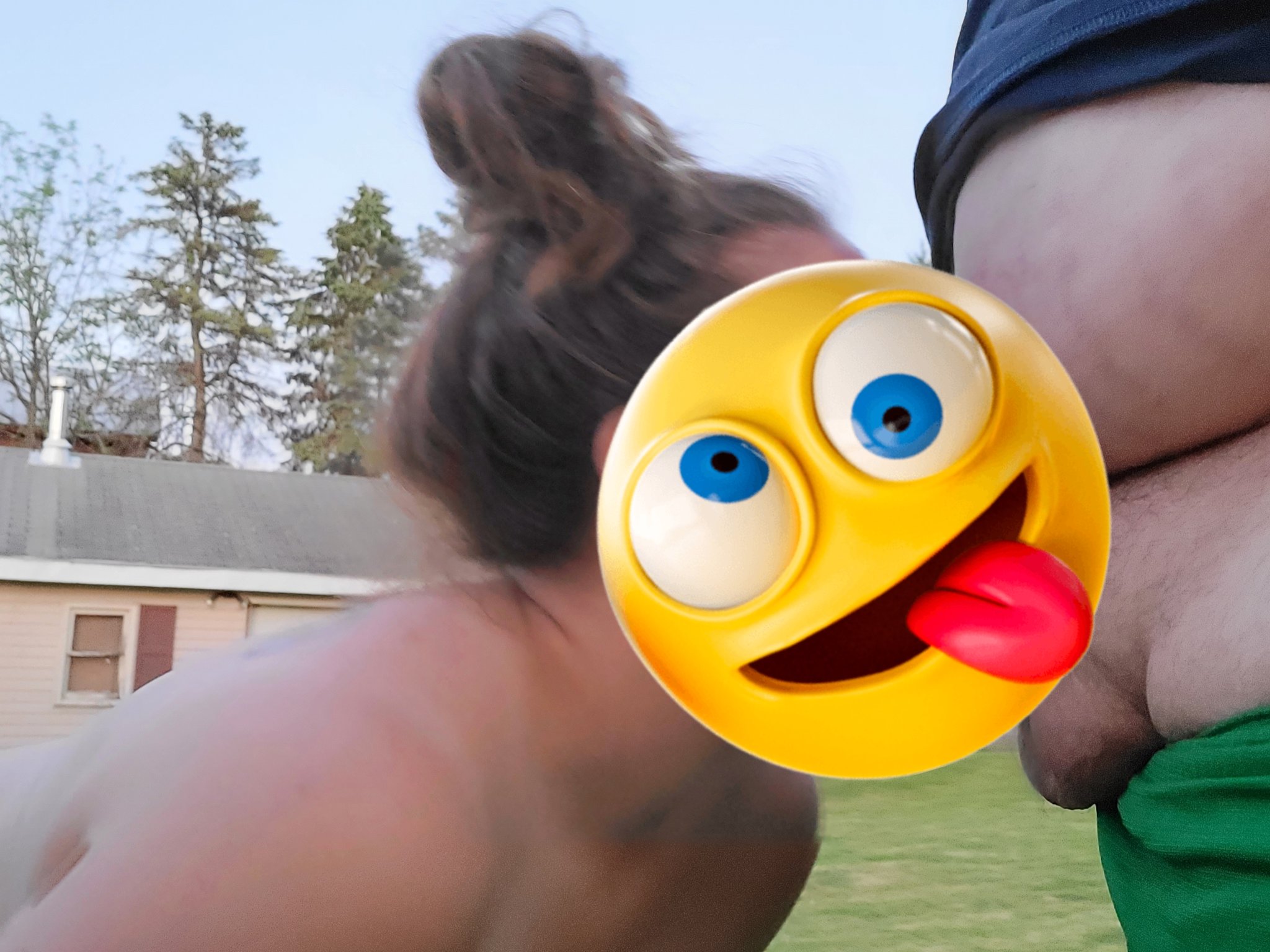 New video up on my OF! Come watch me give a bj outdoors, oh yeah, it has face reveal. https://t.co/TYdgoJ6Kkb https://t.co/34m6ZrV2o0