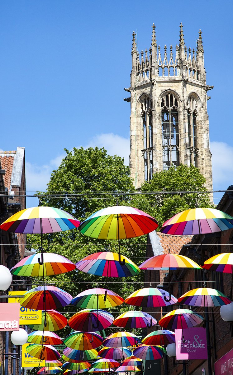 Umbrellas Coppergate York <a href="/coppergateyork/">Coppergate Centre</a> <a href="/ThePhotoHour/">#ThePhotoHour</a> <a href="/HarmonyMindBody/">Harmony Of The Mind</a> <a href="/VisitYork/">✨ Visit York ✨</a> <a href="/yorkbid/">York</a> #Umbrellas #Coppergate #York #rainbow