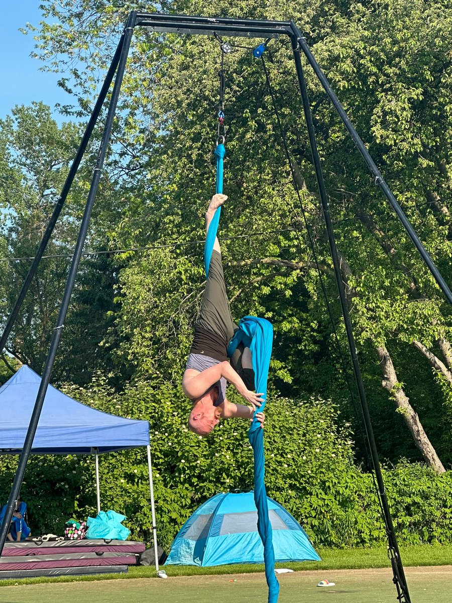 2) more fun at the celebration for <a href="/IslandPublicNSS/">Island Public/Natural Science School</a> students&amp;families that wouldn’t have been possible without our volunteers &amp; donators! <a href="/amsterdambeer/">Amsterdam Brewery</a> <a href="/GreatLakesBeer/">Great Lakes Brewery 🇨🇦</a>  <a href="/ZGCircus/">Zero Gravity Circus</a> Toronto Island Deliveries