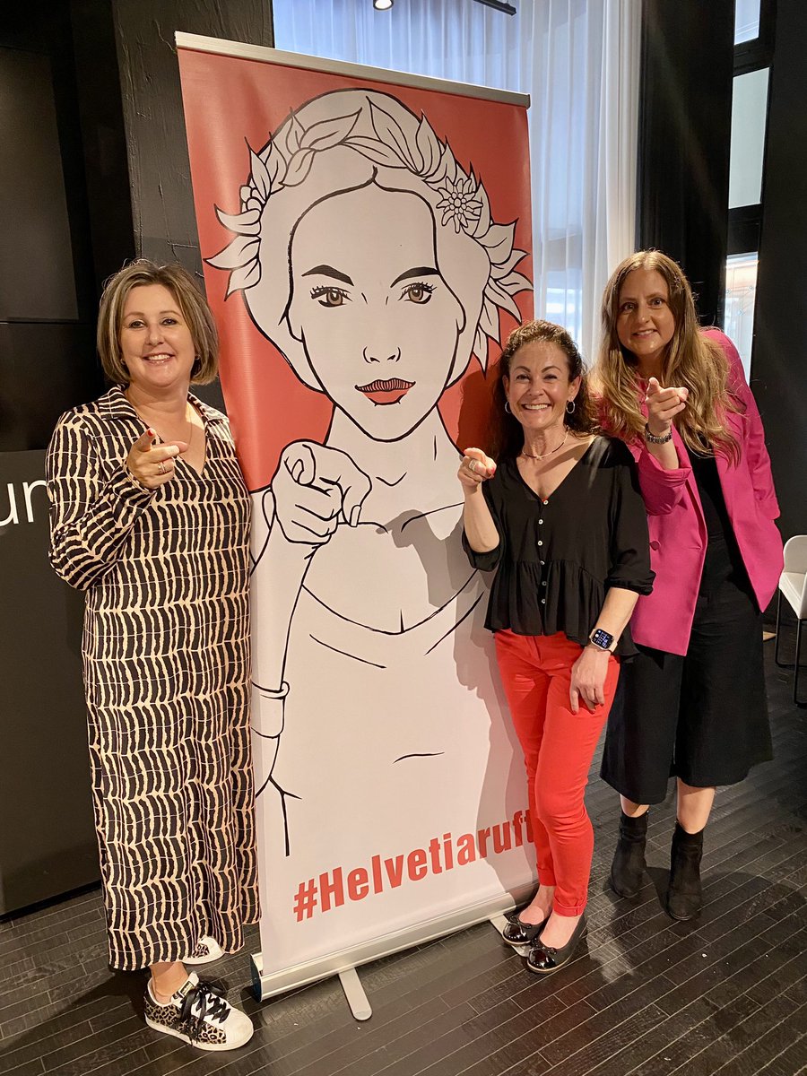 Besuch im #Bundeshaus #Mentoring #Coaching #Netzwerken #Zwischenbilanz
der grossen Wette #FrauenlaufinsBundeshaus 🏃🏼‍♀️🧡💙
Es bleibt spannend!
#WahlCH23 #parlCH 
<a href="/MitteFrauenCH/">Die Mitte Frauen Schweiz</a> 
<a href="/CentreFemmesCH/">Le Centre Femmes Suisse</a> 
<a href="/alliance_F/">alliance F</a> #Helvetiaruft