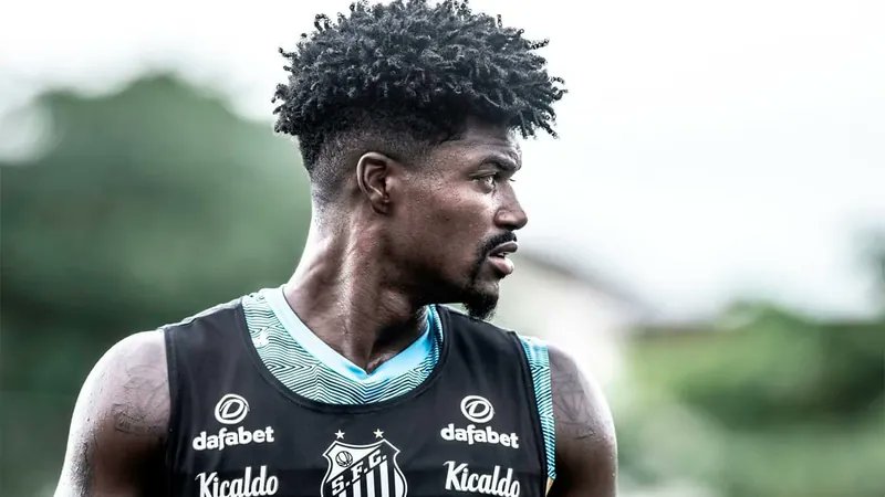 ultimadivisao's tweet photo. Sobre punições do esquema de manipulação: O caso de Fernando Neto é parecido com o caso do Bauermann.

- Aceitou o esquema
- Não levou o cartão combinado
- Devolveu o dinheiro

Bauermann pegou 12 jogos de pena. Fernando, que tava no Operário-PR, pegou 380 dias.

Tem diferenças... https://t.co/n4xbCd1yXV