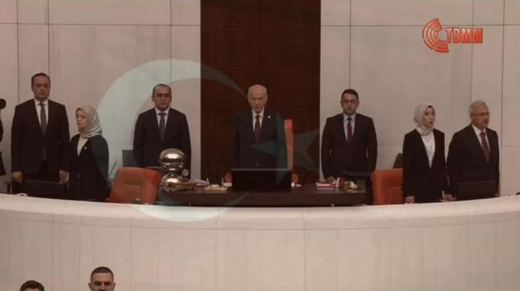 Türk Dünyasının Bilge Lideri, Genel Başkanımız Sayın Devlet Bahçeli Beyefendi Cumhuriyetimizin 100.Yılında Gazi Meclisimizi yönetip yemin etti.. 
Allah sizi bizlerin ve tüm Türk Dünyasının başından eksik etmesin liderim.. 
Sağ olun, Var olun..