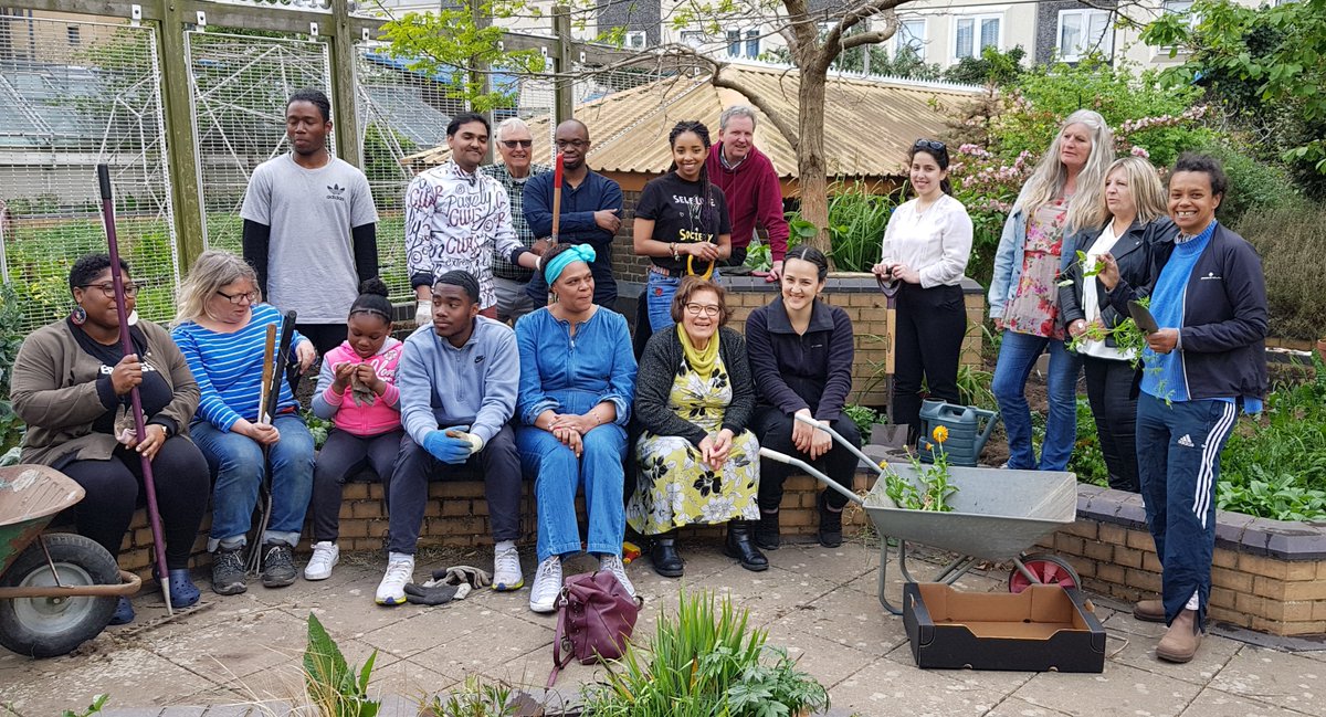 rtmarsh's tweet photo. Youth for Peace and Development (#YPAD) - Youth Service Project. Developing peace-building and leadership skills through a one-day voluntary service garden project. #UPF #UniversalPeaceFederation. In partnership with #STORM Family Centre - garden & founder Marie Hanson MBE https://t.co/yYzqadE1yG