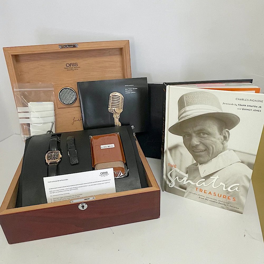 Oris did a great job of capturing what made Sinatra an icon with this solid rose gold world timer. 

theclassicwatchbuyersclub.com/products/oris-…

#cwbc #watchoftheday #oris #franksinatra