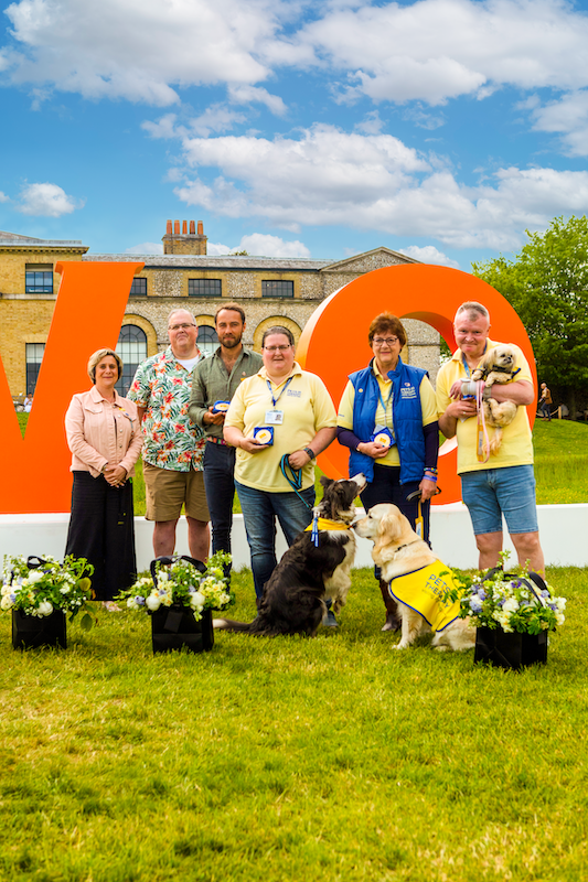 PetsAsTherapyUK's tweet photo. Four volunteers, and their PAT Pets, were recognised in a prize-giving ceremony at #Goodwoof on 21 May. It was an incredible day and a fitting tribute to every one of our fantastic PAT Teams. Read the full story https://t.co/VNprh8x4bx
#goodwoofdogs #petsastherapy #volunteersweek https://t.co/ld8k4Dyv4U