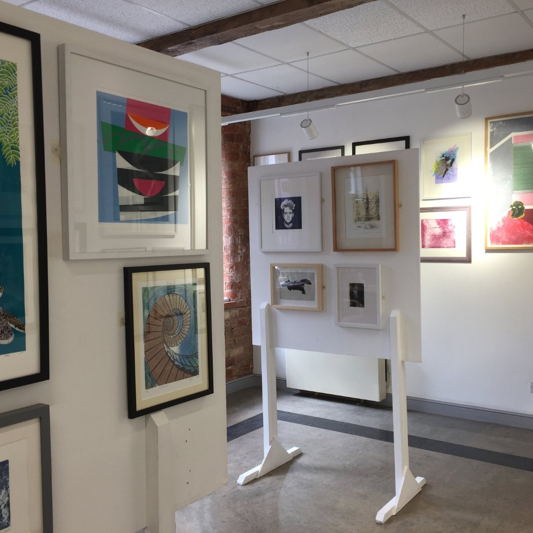 Join us tomorrow for the launch of the Derby Print Open 2023. Curated by @greendoorstudio this exhibition celebrates printmakers across the UK with 153 prints on show the work will also be showing @dubrek next door. Launch weekend - Sat & Sun, open 11am-3pm @derbyscene