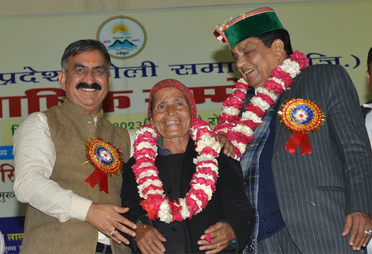 CMOFFICEHP's tweet image. आज ज़िला शिमला के रोहडू विधानसभा क्षेत्र में राज्य स्तरीय कोली समाज सम्मेलन में बतौर मुख्य अतिथि शामिल होकर अत्यंत हर्षित हूँ।प्रदेश की विकास यात्रा में कोली समाज की महत्वपूर्ण भूमिका रही है और इनका संतुलित और समग्र विकास हमारी सरकार की सर्वोच्च प्राथमिकता है।
#kolisamaj
#rohru