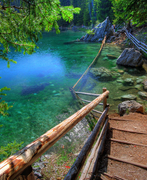 Lago di Carezza, South Tyrol, Italy #LagodiCarezza #SouthTyrol #Italy bobbymatthews.com