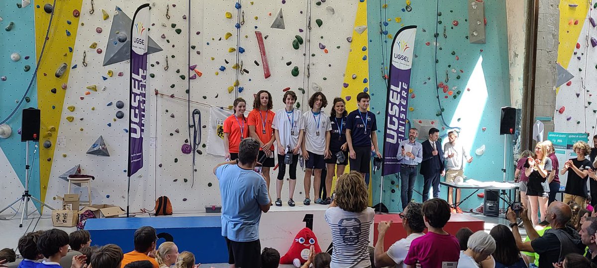 🥇1ère place du podium au Championnat National UGSEL d'Escalade - catégorie Cadet 🏆 Bravo à nos champions, qui portent haut les couleurs de #NotreDameLesOiseaux 🙏🏼