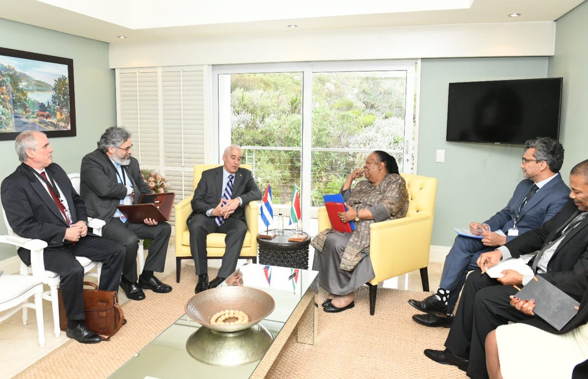 BRICSza's tweet photo. #BRICSza | Minister Naledi Pandor holds a Bilateral Meeting with Cuban First Deputy Minister of Foreign Mr. Gerardo Peñalver Portal, post the Friends of #BRICS Foreign Ministers Meeting. 02 June 2023.
#CubaInSA
#SACubaRelations🇿🇦🇨🇺 https://t.co/xveaGsHace