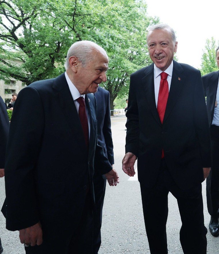 RTElice_'s tweet photo. Şu karenin güzelliğine bakarmısınız gülen yüzünüz hiç solmasın 🥰 https://t.co/P1Lz7g1vK5