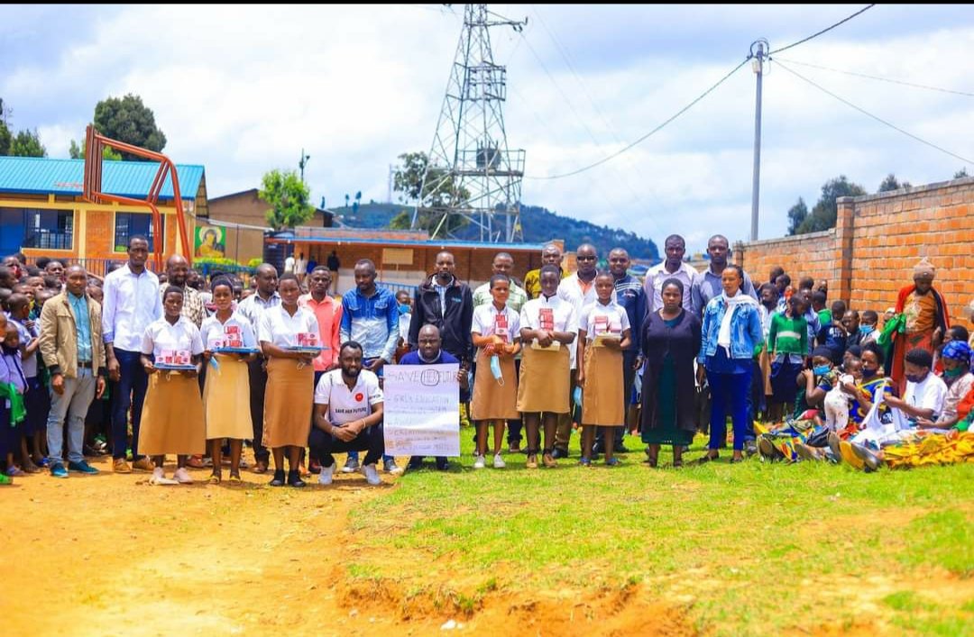 MigambiJean1's tweet photo. 🚨SAVE HER FUTURE🚨On 28/06 We will visit a School and give Awards to The Top Performers (GIRLS)in Maths and ICT in Primary and Secondary! If you want to join us or Support our Initiative you are Welcome! special Thanks to  #TamuPads #SummerPalace #GemionlineServices #CashCash https://t.co/MgryAVZYfE