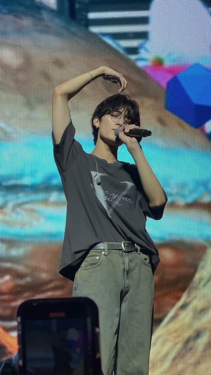 TENctzen_'s tweet photo. Ethereal

#WayV_Phantom_in_SINGAPORE https://t.co/B2YFuwk2RB