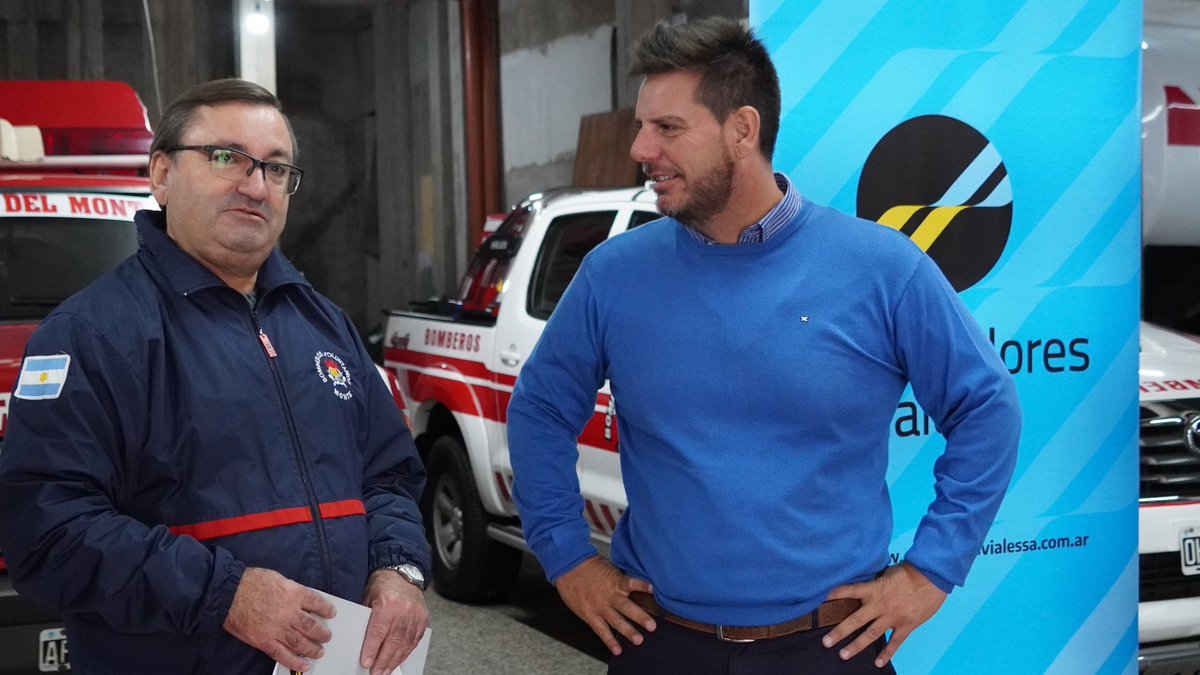 gonatanasof's tweet image. ¡Feliz día, @bomberosRA! Gracias por estar siempre que los necesitamos.

En @CorredoresAR, firmamos más de 60 acuerdos con diferentes asociaciones de #BomberosVoluntarios para reconocer su compromiso en cada asistencia que brindan en nuestras rutas y autopistas. 👩‍🚒❤️