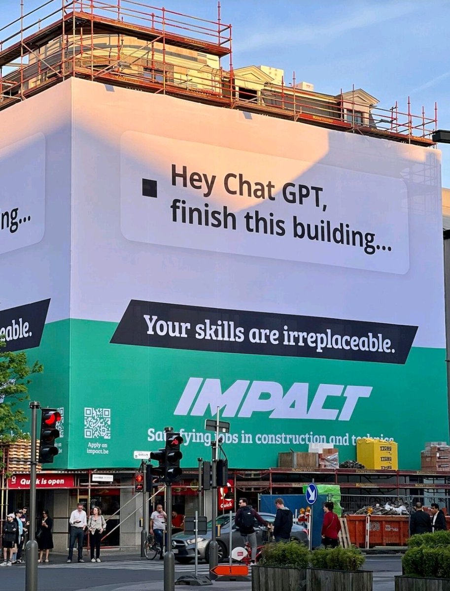 Cette pub pour un site d'emploi dans le bâtiment détourne #ChatGPT avec talent 👏