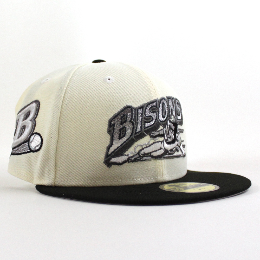 🐃  Buffalo Bisons BUFFALO B New Era 59Fifty Fitted Hat in Chrome White, Black and Gray Under Brim.

-

ecapcity.com/products/buffa…

-

#Buffalo #Bisons #BuffaloBisons #MinorLeague #ECAPCITY #Halftimegoods #neweracapstyle #59fifty #newera #CAPCITY #neweracap #fitted #hats #fittedhats