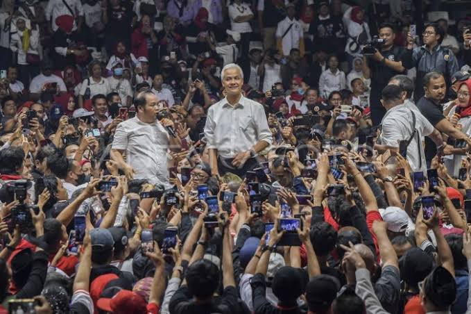 Besok, Ribuan Relawan Jokowi Deklarasi Dukungan Ganjar Pranowo di Senayan

Ribuan relawan pendukung Joko Widodo (Jokowi) akan menggelar deklarasi dukungan terhadap Ganjar Pranowo sebagai Calon Presiden RI 2024 Sabtu (3/6/2023) besok. Acara bertajuk 'Deklarasi Nasional Relawan