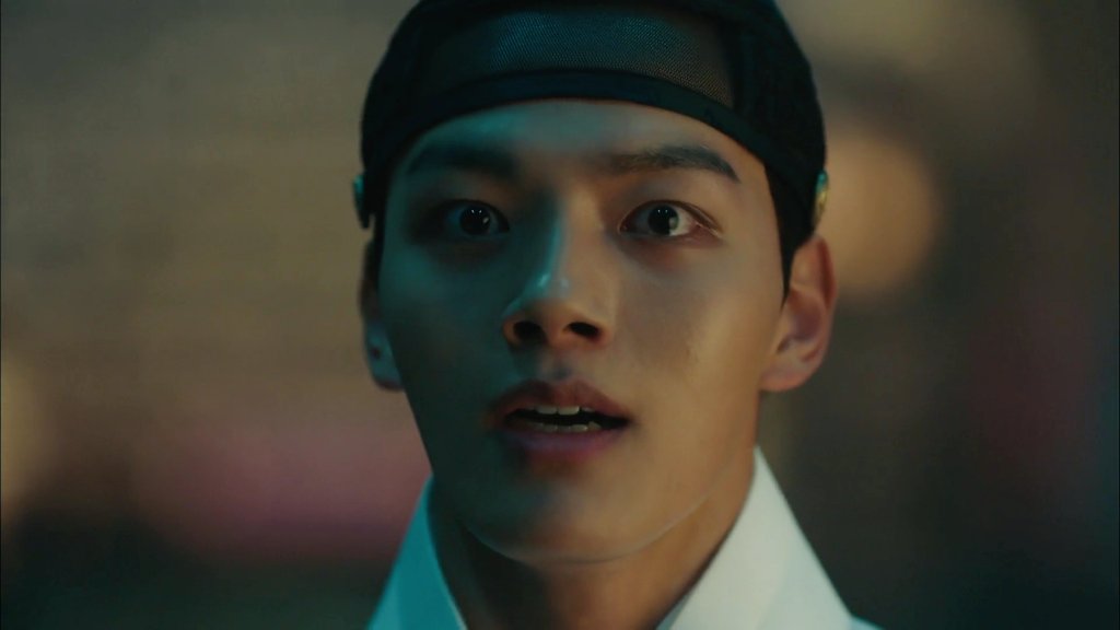 I rewatched the first episode of #TheCrownedClown last night and for some reason it had a bigger impact on me this time! I was totally blown away, really transfixed by Jingoo's acting! This role was made for him! What a star he is... 😭💖