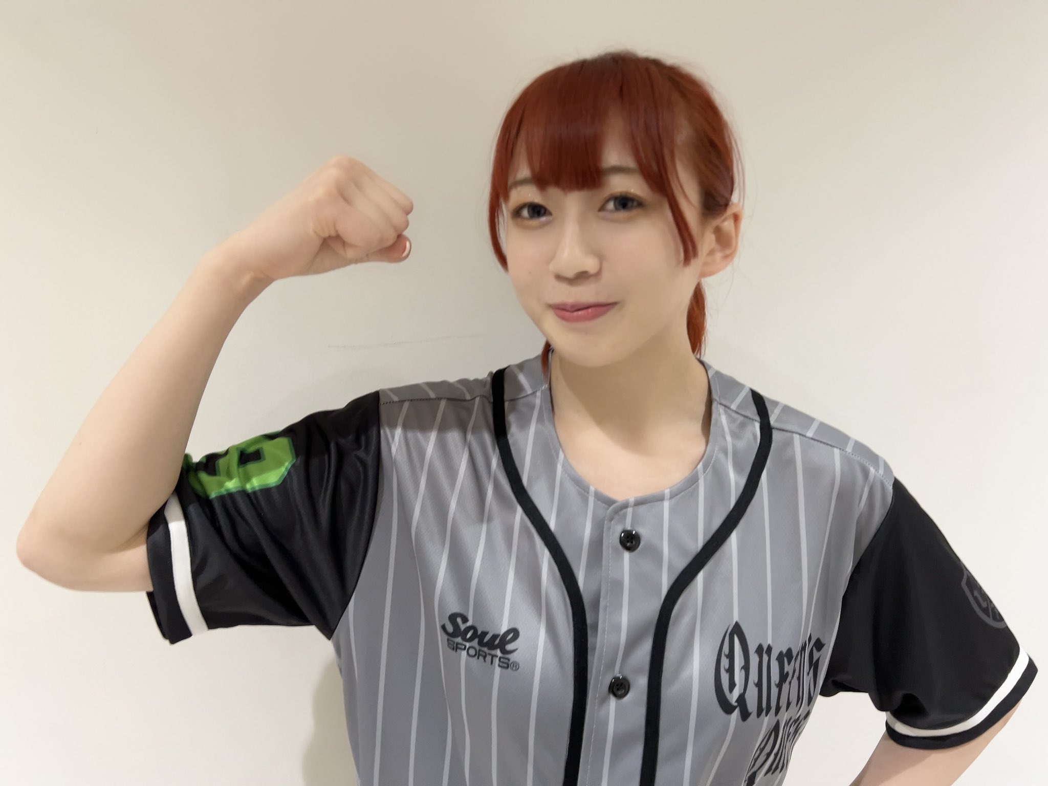スターダム Queen s Quest ベースボールTシャツ-