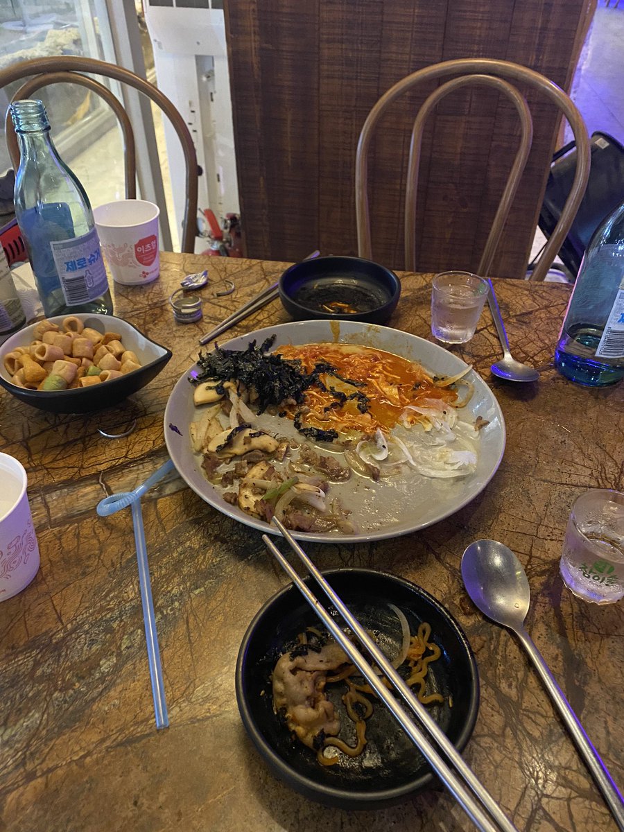 상ㅈ에서 술먹는날!! 몇 차까지 맨정신으로 있을까???
#광주