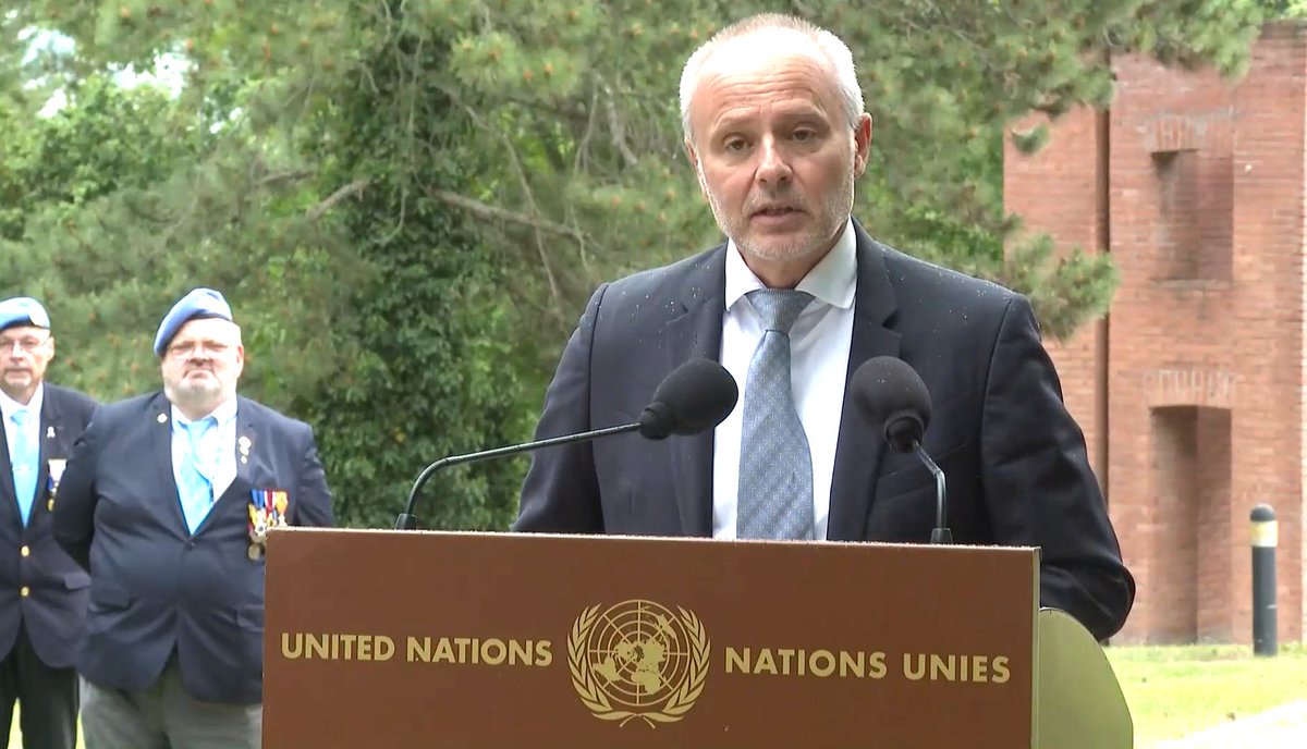 Did you miss the solemn #PKDay ceremony held at @UNGeneva this week, which paid tribute to the thousands of fallen peacekeepers? 

You can watch the recording right here 📺  media.un.org/en/asset/k17/k…
@UNPeacekeeping #PK75 #PeaceBegins @UN_Valovaya