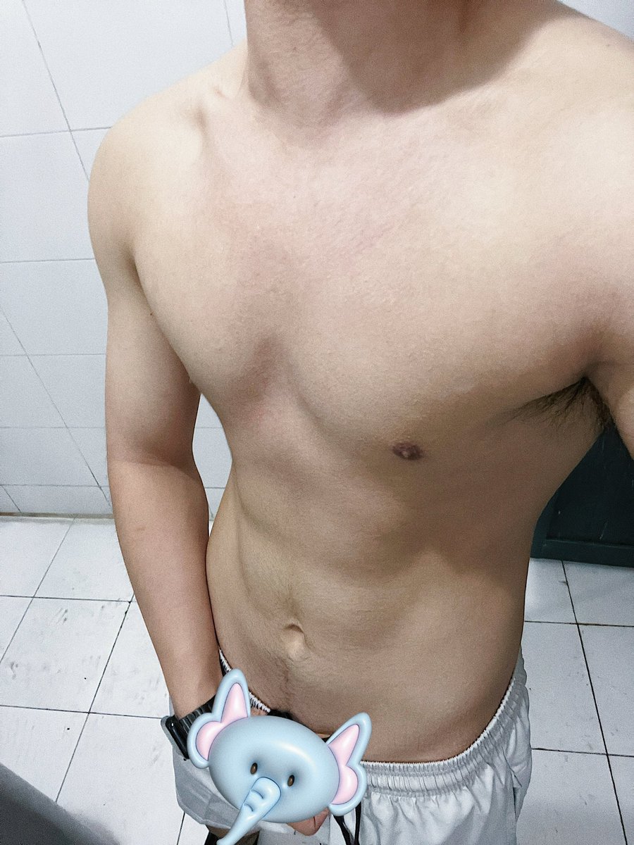 拍了拍自己，无暇不出🙅🏻‍♂️