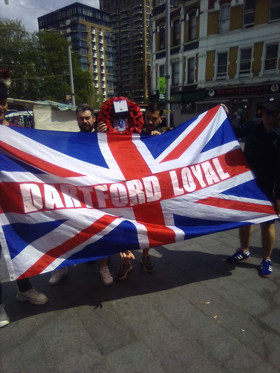 LEE RIGBY MEMORIAL CUP 2023 🇬🇧 @DartfordLoyal are on their way to @buryfcofficial @buryfcss Travel booked, tickets got & Flag ready. Let's Go 🔴⚪🔵 @FoundationRigby Order your tickets now at ⬇️ buryfcss.merlintickets.co.uk/product/EVENT0…