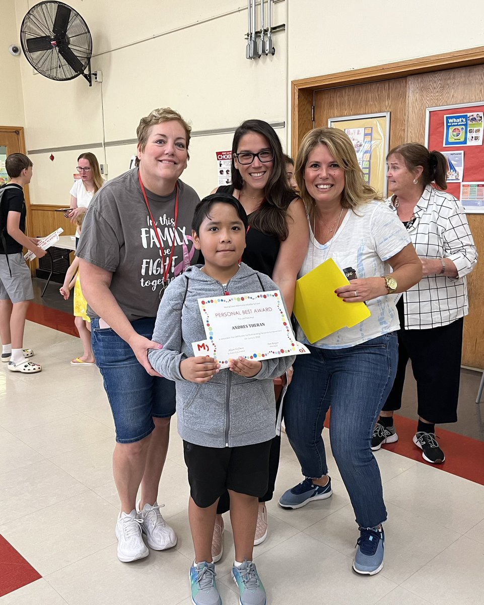 Congratulations to Andres and these amazing group of students on all their hard work and growth this school year!  We’re so proud of you! #personalbestaward 
@ColleenTruono1 
@IT_SpecialEd 
@BethRoemerIT 
@IslandtreesMMS