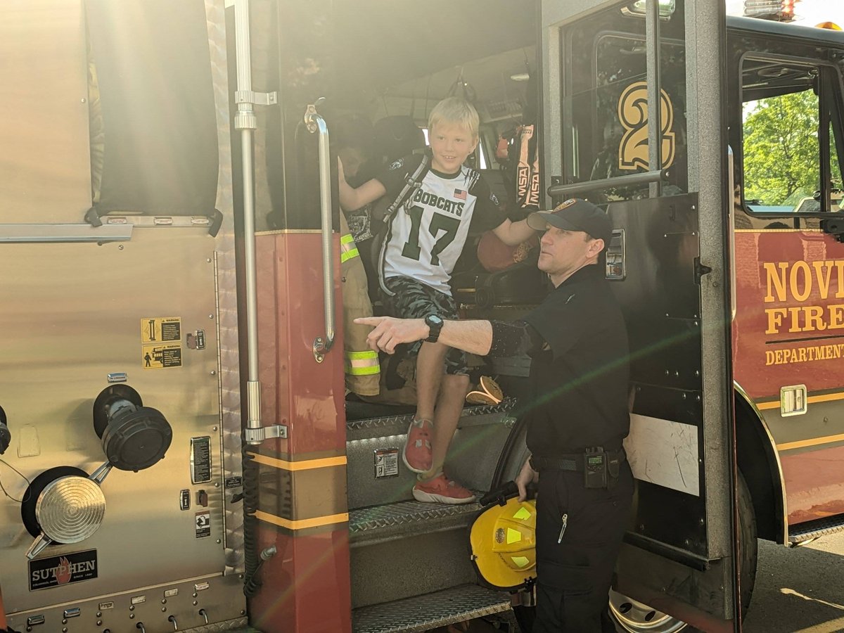 Our <a href="/NoviEdFound/">Novi Educational Foundation</a> raffle winners got to ride to school in a <a href="/cityofnovi/">City of Novi</a> Fire Truck! #NWLeads #NoviPride
