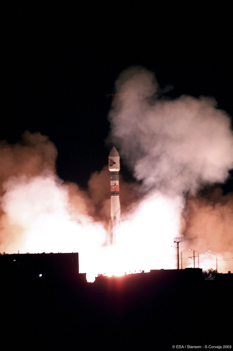 spacegovuk's tweet image. #OnThisDay in 2003, UK-led #Beagle2 Mars Lander was launched onboard @ESA’s #MarsExpress satellite carrier - ESA&apos;s first probe to the red planet. 🚀

Its mission: to look for signs of life on the surface of #Mars. 🦠 🔴