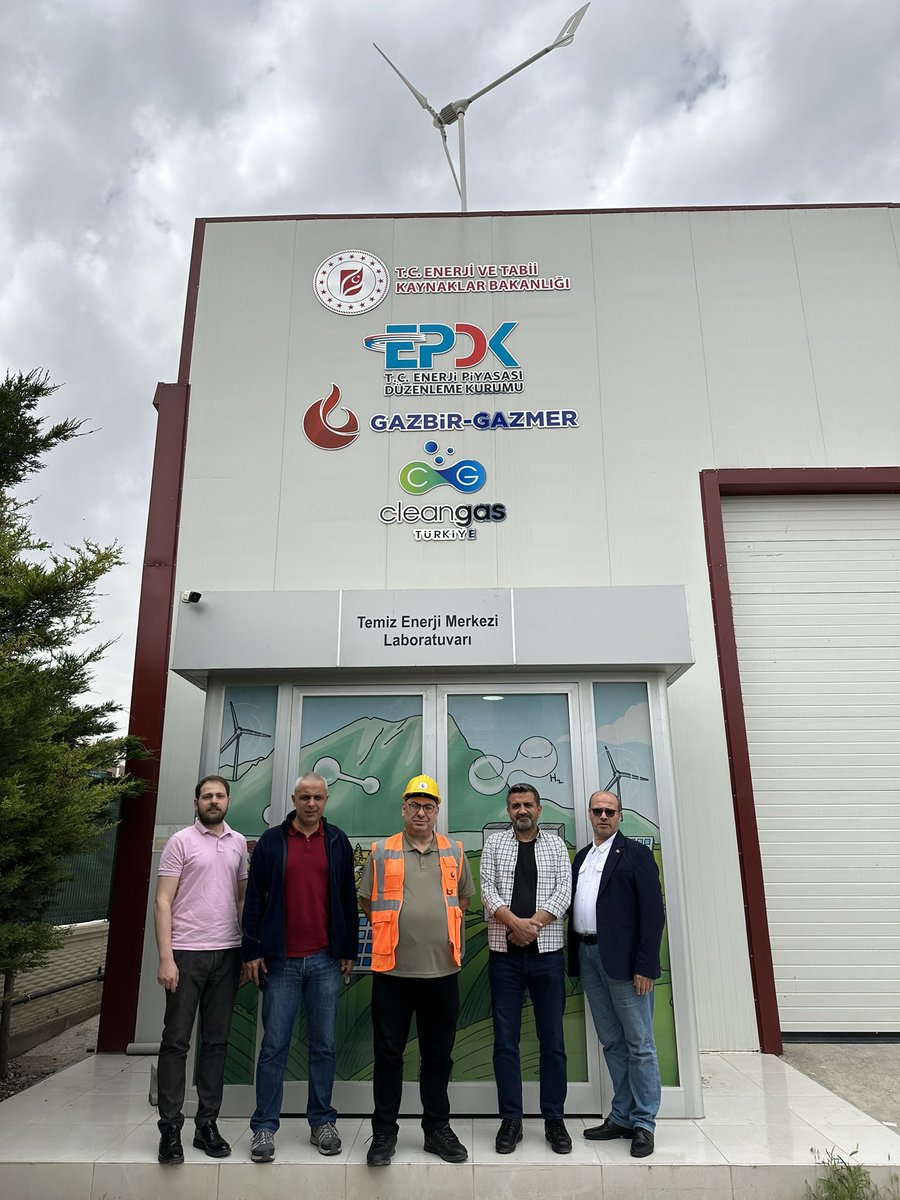 cleangascenter's tweet photo. İzmirgaz Genel Müdürü Sn. Ahmet Yetik ve İzmirgaz yetkilileri ile Temiz Enerji Teknolojileri Merkezimizde hidrojen çalışmaları hakkında toplantı gerçekleştirildi. https://t.co/px5EN5mId7