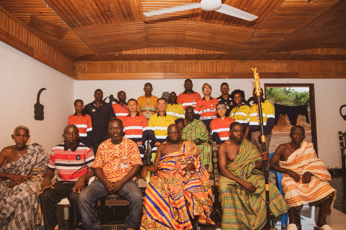 goldenstar_res's tweet photo. On Friday, 26th May 2023, the executive team from Chifeng Gold as part of their visit to Golden Star Wassa, paid a courtesy call on the Chief and leaders of Kubekro, a local community in Golden Star catchment area.
#ChifengGold #GoldenStar #GSWL https://t.co/KvvxnEvrlx