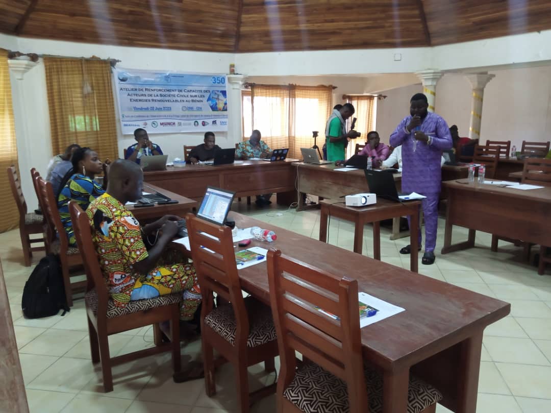 Je modere un bel atelier de renforcement des capacités des acteurs sur les énergies renouvelables #roder #350.org #africaVuka