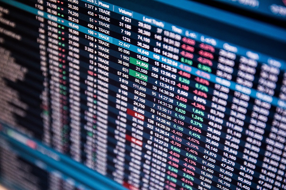 Aktien, Anleihen, ETFs – diese Wörter hört man häufig, wenn es um den Finanzmarkt geht. 📈
Wir sind jetzt Börsenexpert:innen! In unserem Blogartikel erfahrt ihr wie: bbht.de/blog/planspiel…

#Aktien #Börse #Planspiel #Geldanlage #MonetäreBildung #wirsindbbht