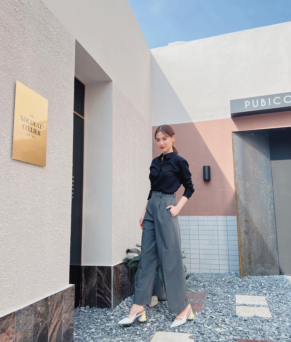 IG •|`

Today look as office lady with UNIQLO at WORK, a collection of workwear from @.Uniqlothailand to come to support the look to look good smart but comfortable.