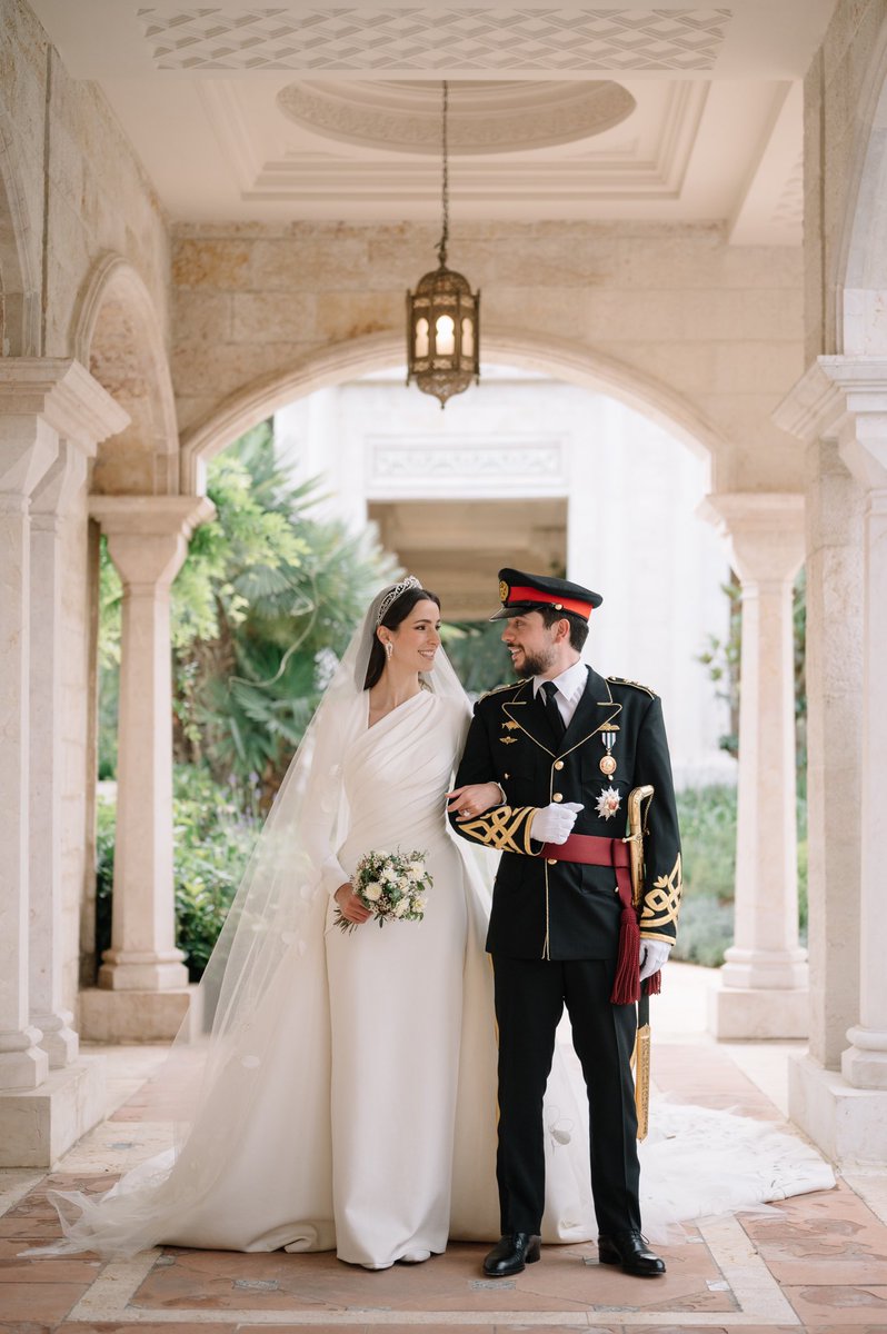 ELIE SAAB tweet media