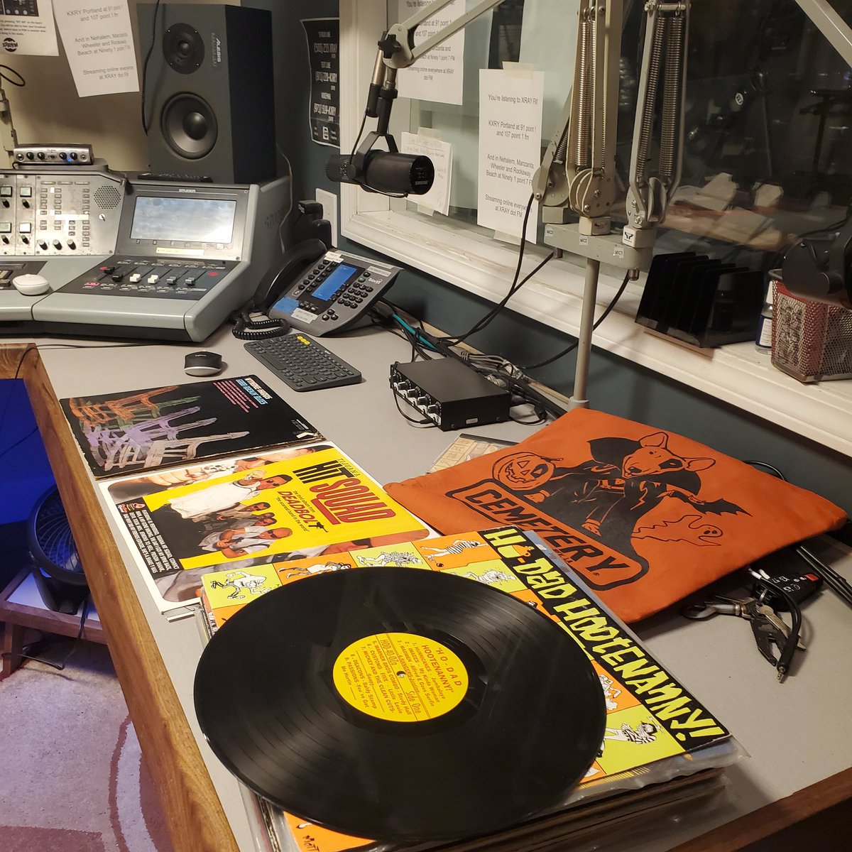 Stapled Spine Fanzine tweet media