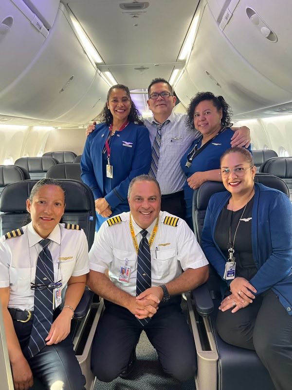 Theresa Murphy and our EWR/FLL crew taking out F:1613 helps lead EWR to meeting our STAR goal this morning.⁦@weareunited⁩ @beingunited #teamwork