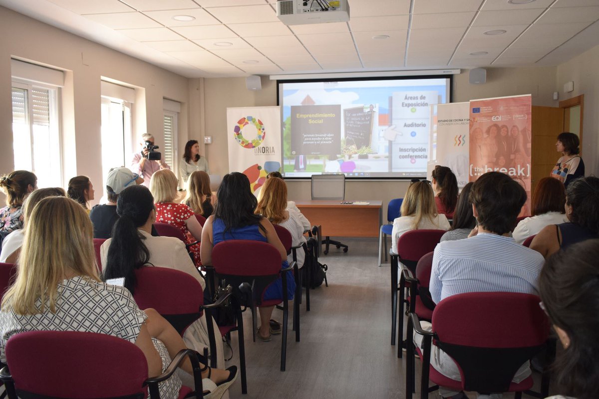 lanoria_mlg's tweet photo. 💡🍃La Noria @diputacionMLG recibe a medio centenar de emprendedoras europeas que fomentan el impulso del #turismosostenible en la provincia

✅Programa de incubación The Break llevado a cabo por @ImpactHubMalaga y RoocalCo., colabora Ayto #Benarrabá

👉https://t.co/IghusJYxkL https://t.co/9w5Zr0fKK0