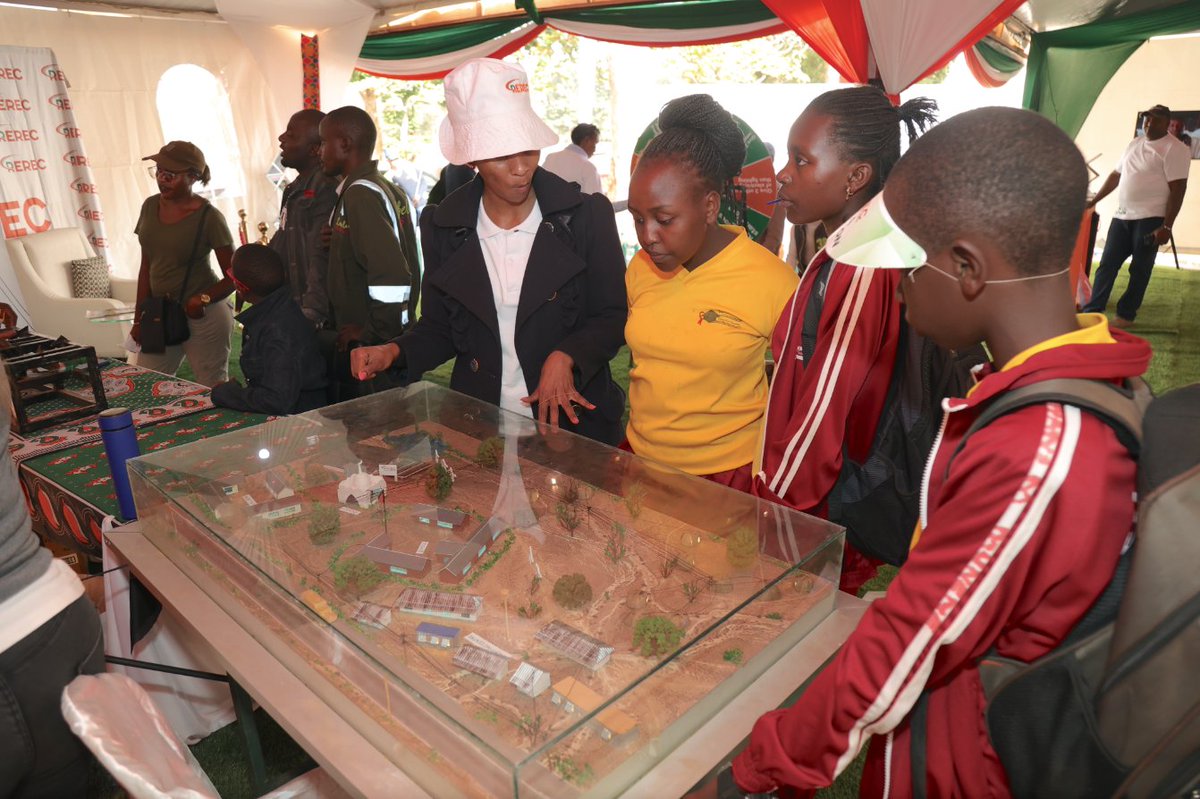 RERECMashinani's tweet photo. Karibu katika maonyesho ya kilimo ya Meru ili uelimike zaidi kuhusu jinsi REREC inavyoeneza umeme mashinani na kuhimiza utumizi wa nishati mbadala. #ASKMeru #RERECMashinani #MeruShow #PromotingClimateSmartAgriculture
@kilimoKE @Meru_county https://t.co/HZZlgzY7sr